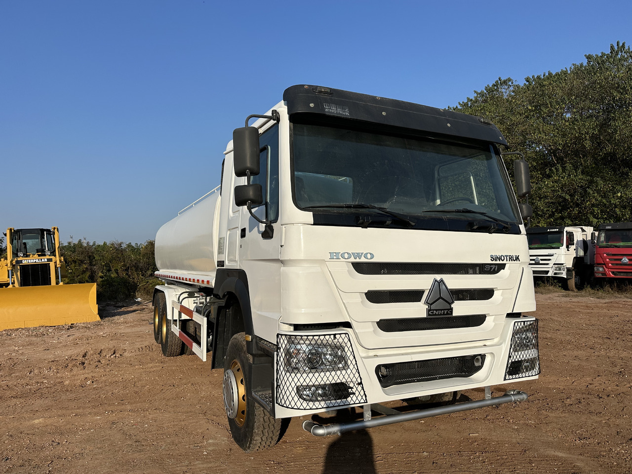 SINOTRUK HOWO 371 Water Tanker Truck - Tanker truck: picture 2 SINOTRUK HOWO 371 Water Tanker Truck - Tanker truck: picture 2