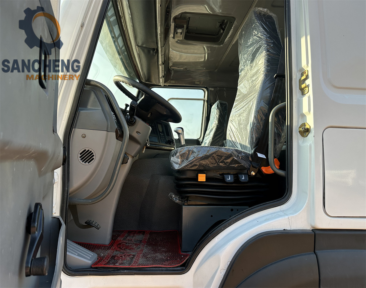 Tanker truck SINOTRUK HOWO 371hp 6x4: picture 8 Tanker truck SINOTRUK HOWO 371hp 6x4: picture 8