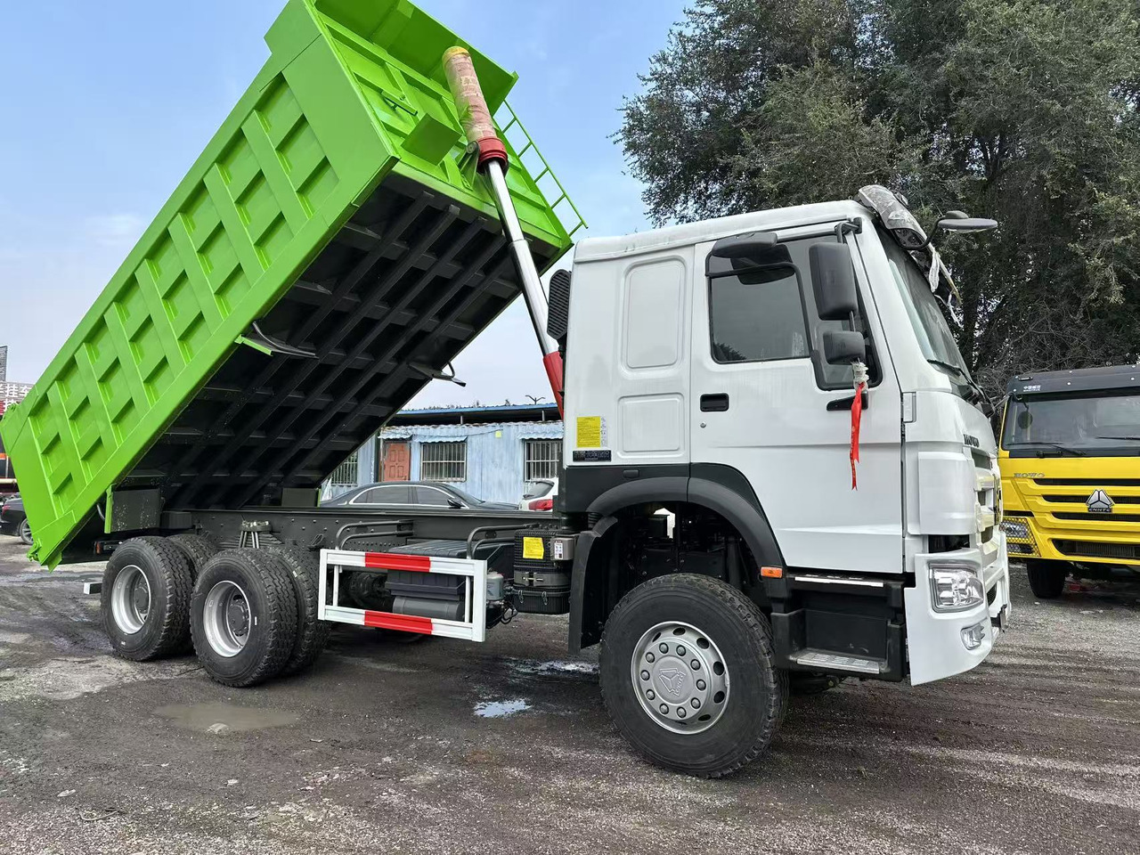 SINOTRUK HOWO 400HP 6X4 Tipper Truck - Tipper: picture 1 SINOTRUK HOWO 400HP 6X4 Tipper Truck - Tipper: picture 1