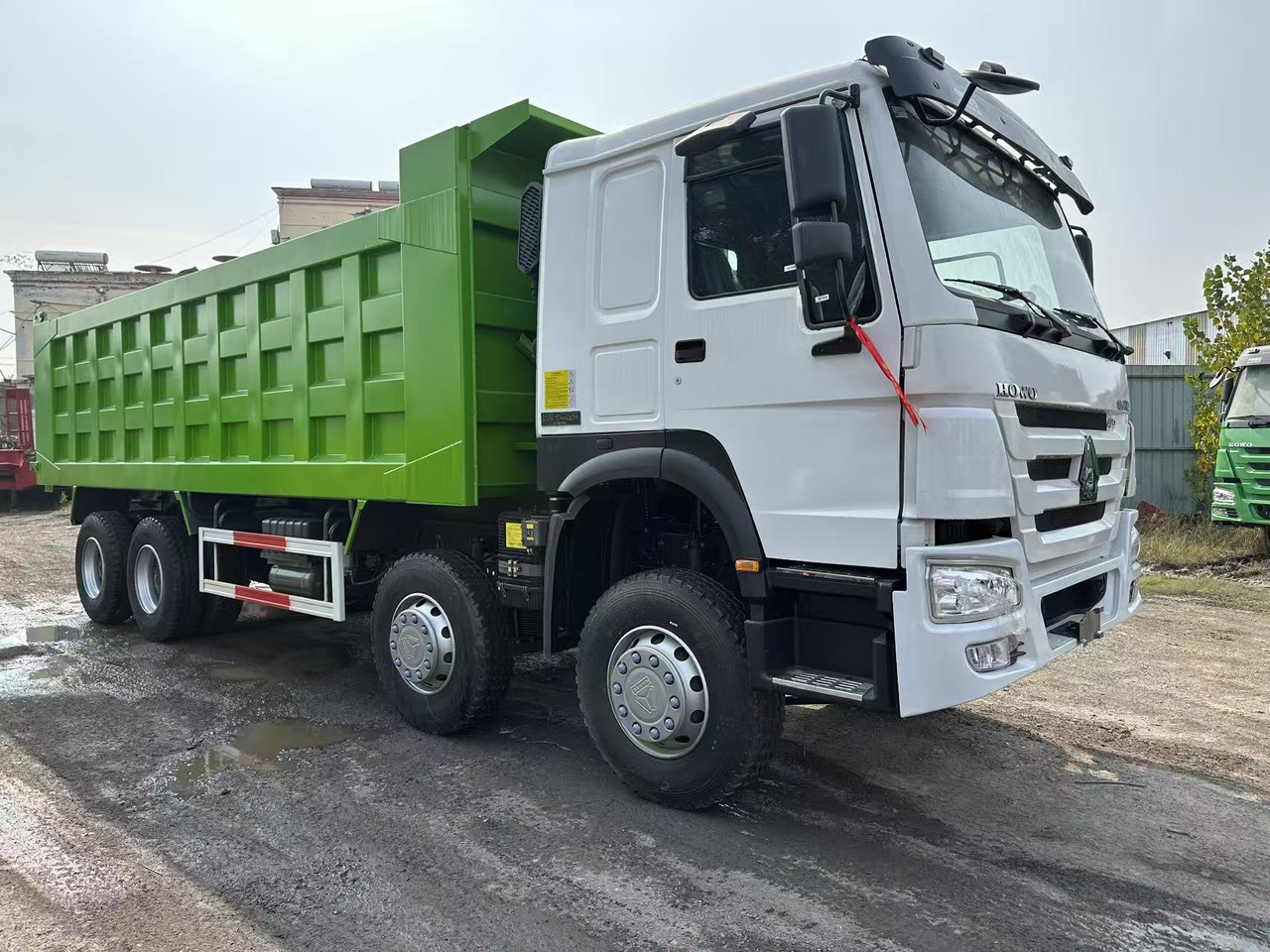 SINOTRUK HOWO 420HP 8X4 Tipper Truck - Tipper: picture 4 SINOTRUK HOWO 420HP 8X4 Tipper Truck - Tipper: picture 4