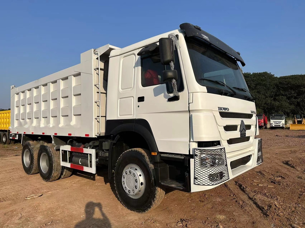 SINOTRUK HOWO HOWO 371 6x4 - Tipper: picture 4 SINOTRUK HOWO HOWO 371 6x4 - Tipper: picture 4