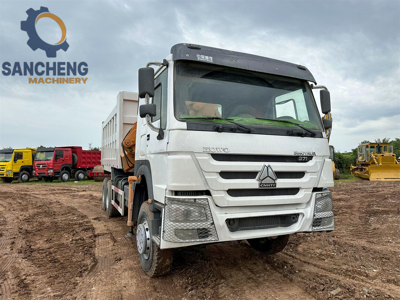 SINOTRUK Howo 371hp 6x4 crane truck - Crane truck: picture 5 SINOTRUK Howo 371hp 6x4 crane truck - Crane truck: picture 5