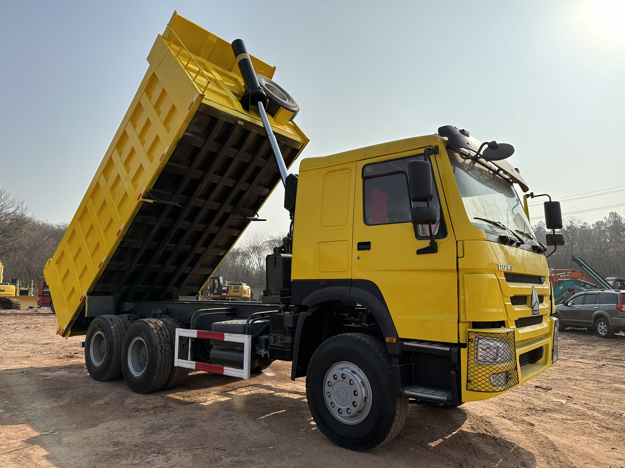SINOTRUK Howo Dump truck 371hp - Tipper: picture 3 SINOTRUK Howo Dump truck 371hp - Tipper: picture 3