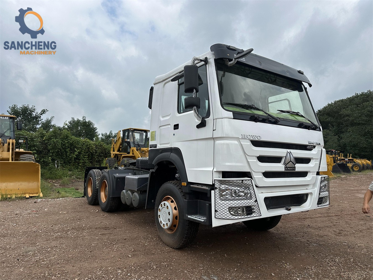 SINOTRUK Howo tractor unit 420hp - Tractor unit: picture 3 SINOTRUK Howo tractor unit 420hp - Tractor unit: picture 3