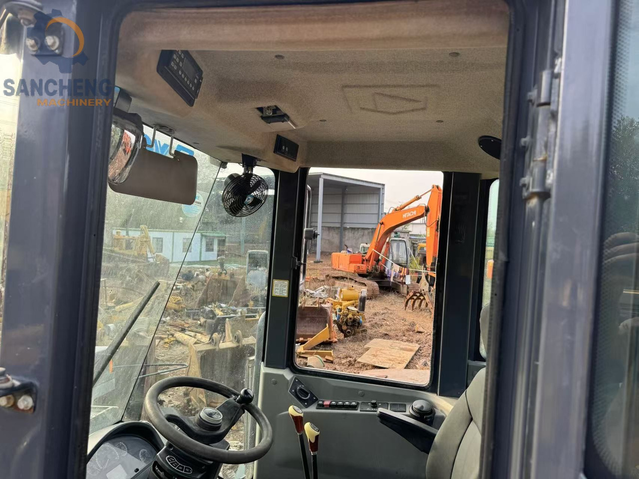 XCMG LW500F - Wheel loader: picture 3 XCMG LW500F - Wheel loader: picture 3