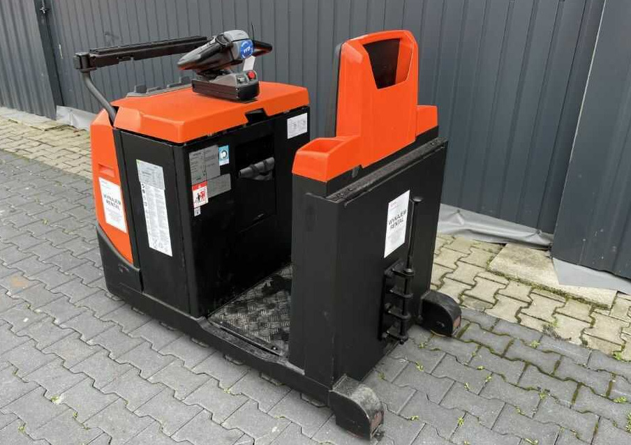 BT TSE300 - Tow tractor: picture 3 BT TSE300 - Tow tractor: picture 3