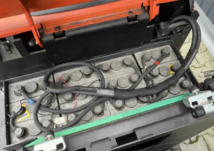 BT TSE300 - Tow tractor: picture 5 BT TSE300 - Tow tractor: picture 5