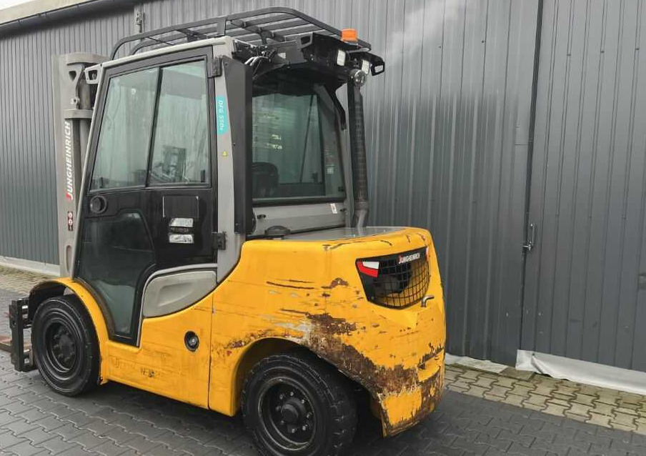 Jungheinrich DFG550s - Diesel forklift: picture 3 Jungheinrich DFG550s - Diesel forklift: picture 3