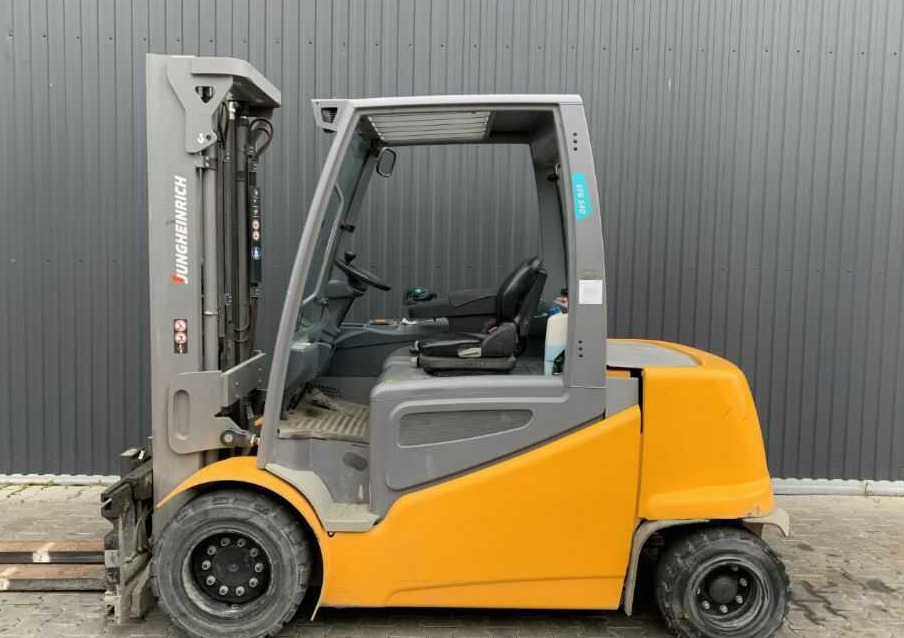 Jungheinrich EFGS40 - Electric forklift: picture 2 Jungheinrich EFGS40 - Electric forklift: picture 2