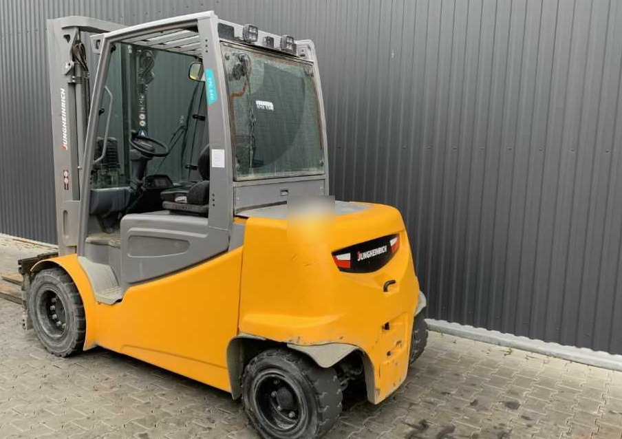 Jungheinrich EFGS40 - Electric forklift: picture 3 Jungheinrich EFGS40 - Electric forklift: picture 3