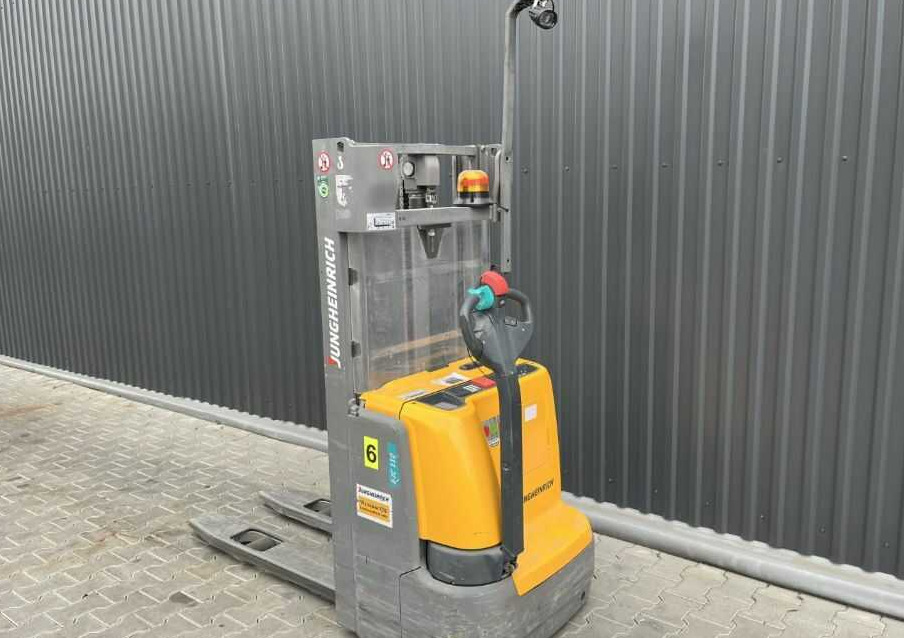 Jungheinrich EJC112 - Stacker: picture 3 Jungheinrich EJC112 - Stacker: picture 3