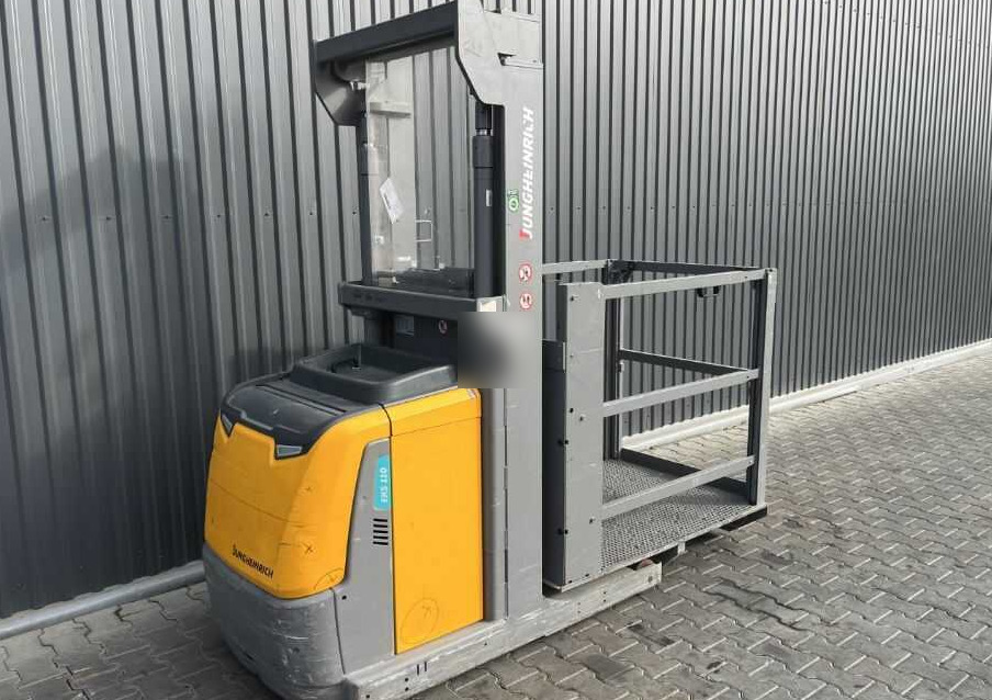 Jungheinrich EKS110 - Order picker: picture 1 Jungheinrich EKS110 - Order picker: picture 1