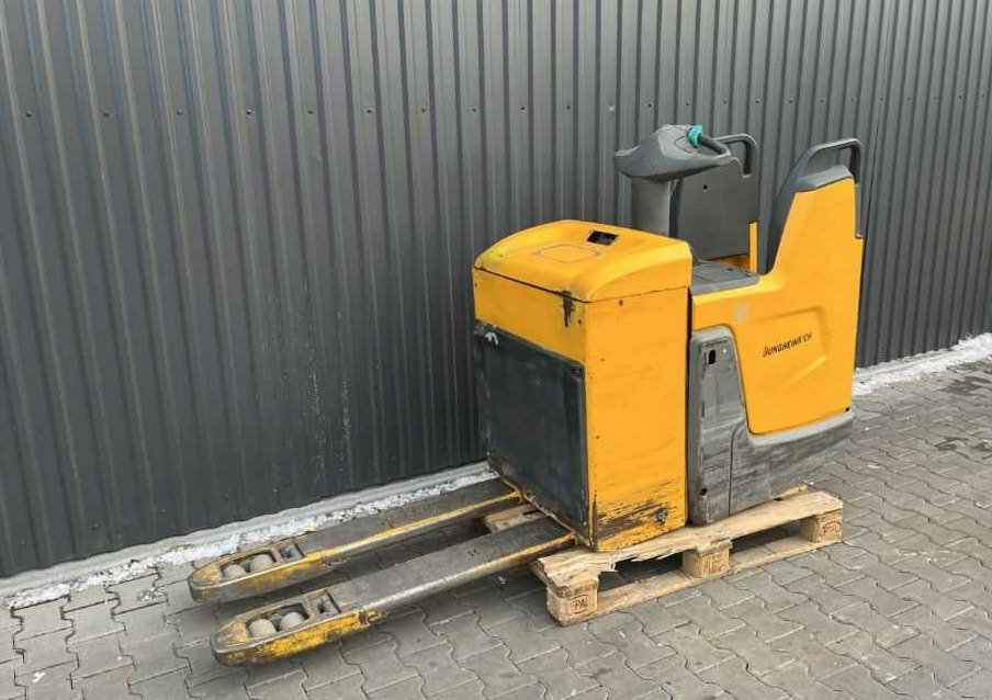 Jungheinrich ERE225 - Pallet truck: picture 1 Jungheinrich ERE225 - Pallet truck: picture 1