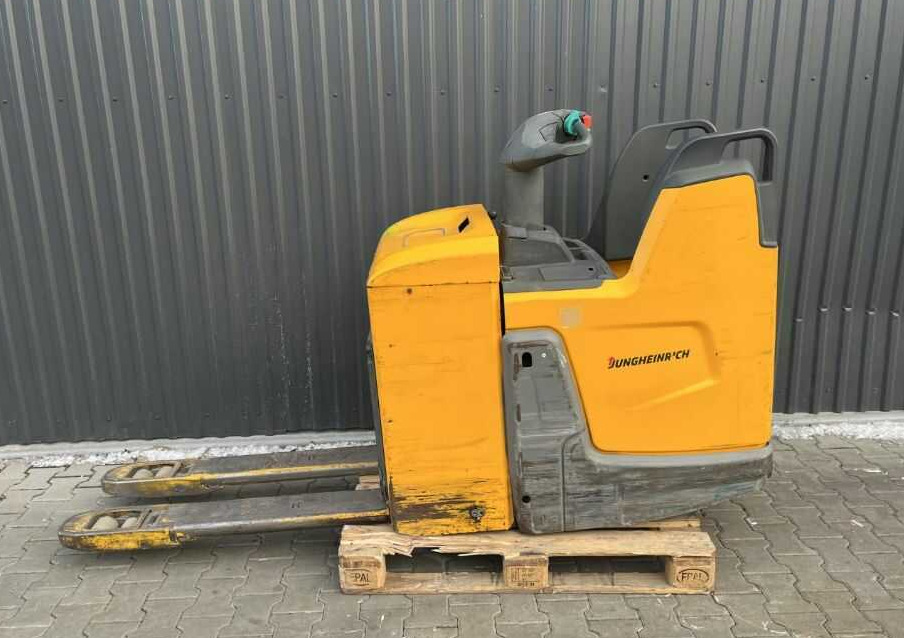 Jungheinrich ERE225 - Pallet truck: picture 2 Jungheinrich ERE225 - Pallet truck: picture 2
