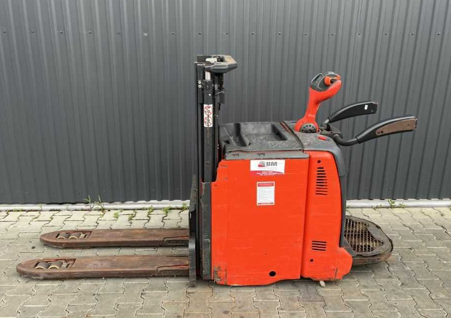 Linde D12AP - Stacker: picture 2 Linde D12AP - Stacker: picture 2
