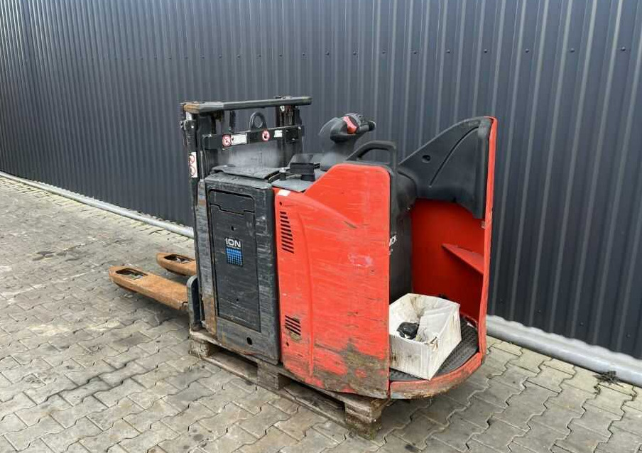Linde D12HPSP - Stacker: picture 3 Linde D12HPSP - Stacker: picture 3