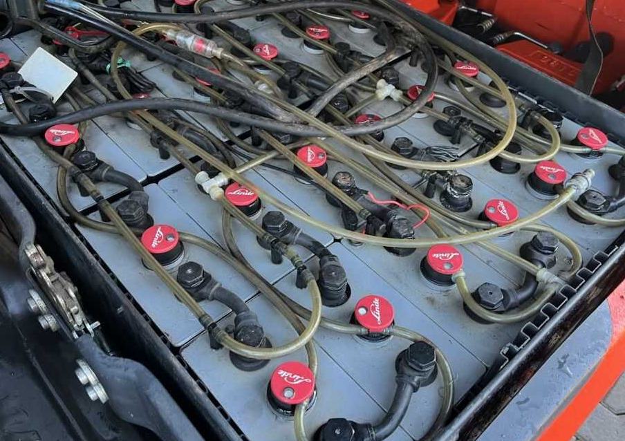 Electric forklift Linde E16P-02: picture 6