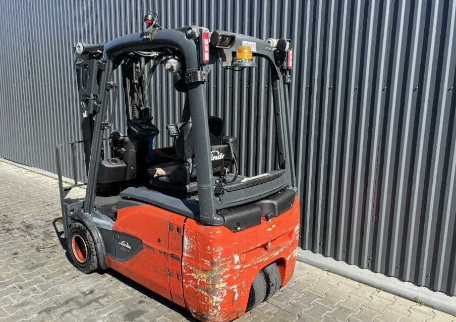 Linde E18-02 - Electric forklift: picture 3 Linde E18-02 - Electric forklift: picture 3