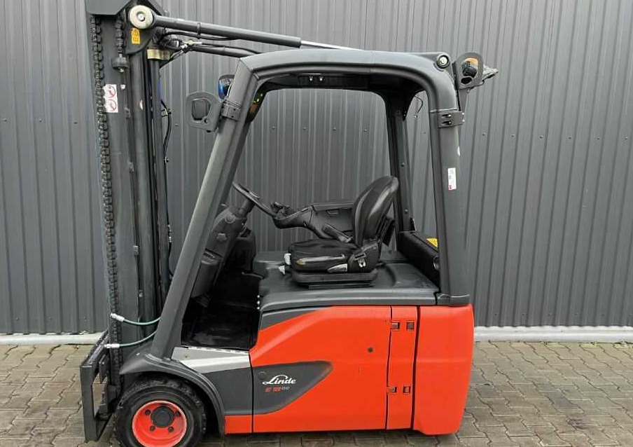 Linde E18-02 - Electric forklift: picture 1 Linde E18-02 - Electric forklift: picture 1