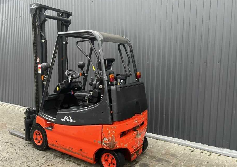 Linde E20 - Electric forklift: picture 3 Linde E20 - Electric forklift: picture 3