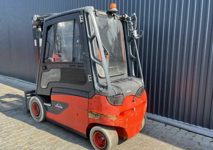 Linde E30L-01 - Electric forklift: picture 3 Linde E30L-01 - Electric forklift: picture 3