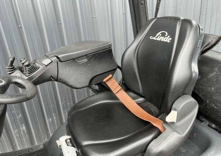 Diesel forklift Linde H20D-01: picture 7