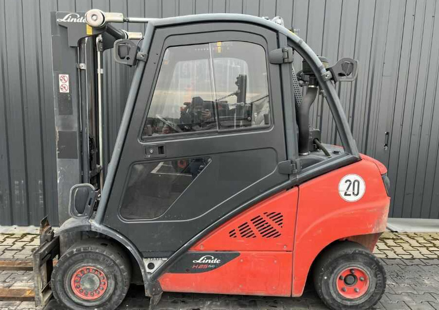 Linde H25D-02 - Diesel forklift: picture 3 Linde H25D-02 - Diesel forklift: picture 3
