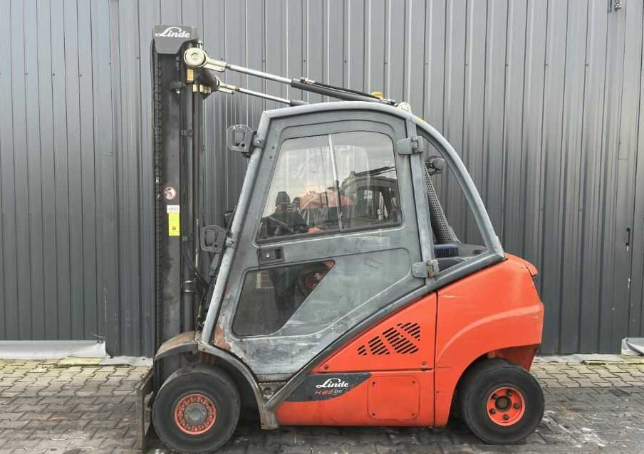 Linde H25D-02 - Diesel forklift: picture 2 Linde H25D-02 - Diesel forklift: picture 2