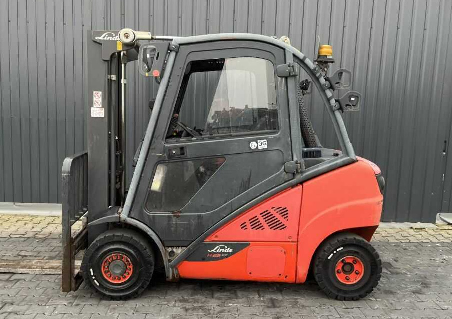 Linde H25D-02 - Diesel forklift: picture 2 Linde H25D-02 - Diesel forklift: picture 2