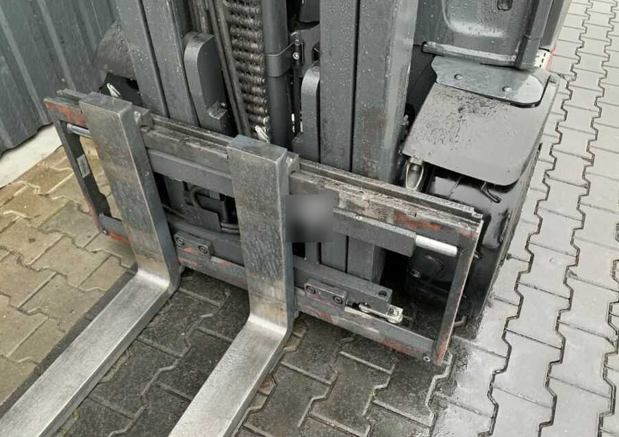 LPG forklift Linde H35T-01: picture 9