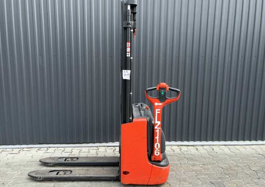 Linde L10 - Stacker: picture 2 Linde L10 - Stacker: picture 2