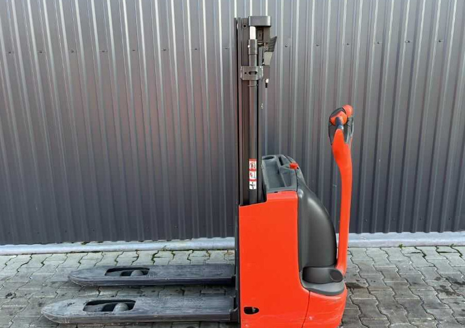 Linde L10B - Stacker: picture 2 Linde L10B - Stacker: picture 2