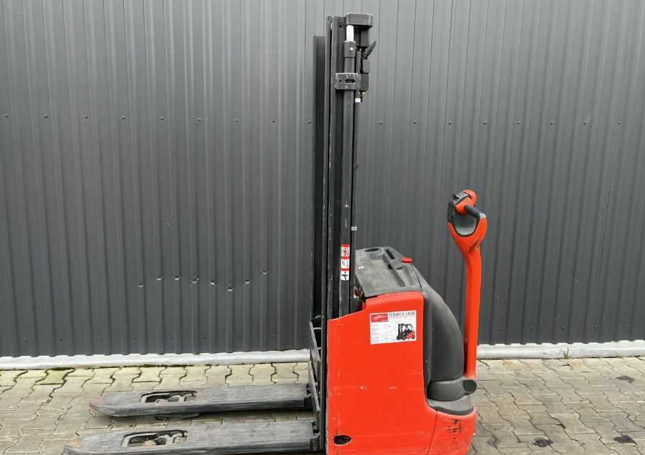 Linde L12 - Stacker: picture 2 Linde L12 - Stacker: picture 2