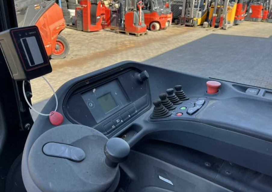 Linde R14HD-01 - Reach truck: picture 5 Linde R14HD-01 - Reach truck: picture 5