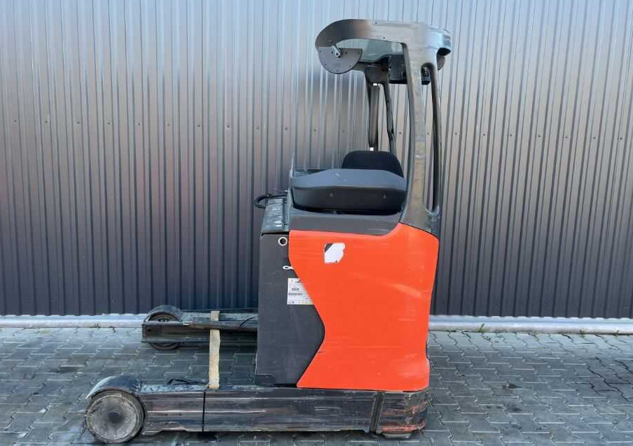Linde R16HD-01 - Reach truck: picture 2 Linde R16HD-01 - Reach truck: picture 2