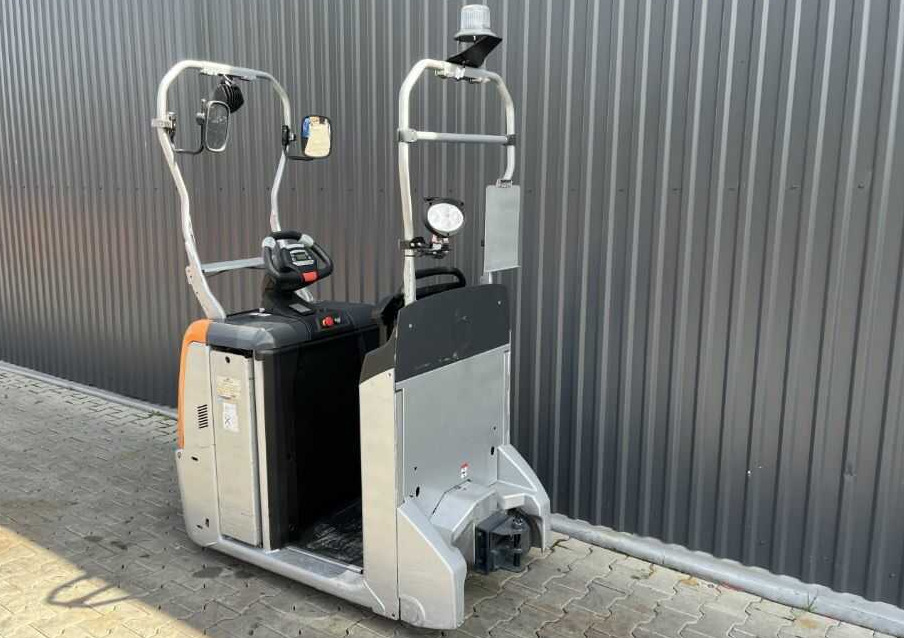 Still LTX50 - Tow tractor: picture 3 Still LTX50 - Tow tractor: picture 3