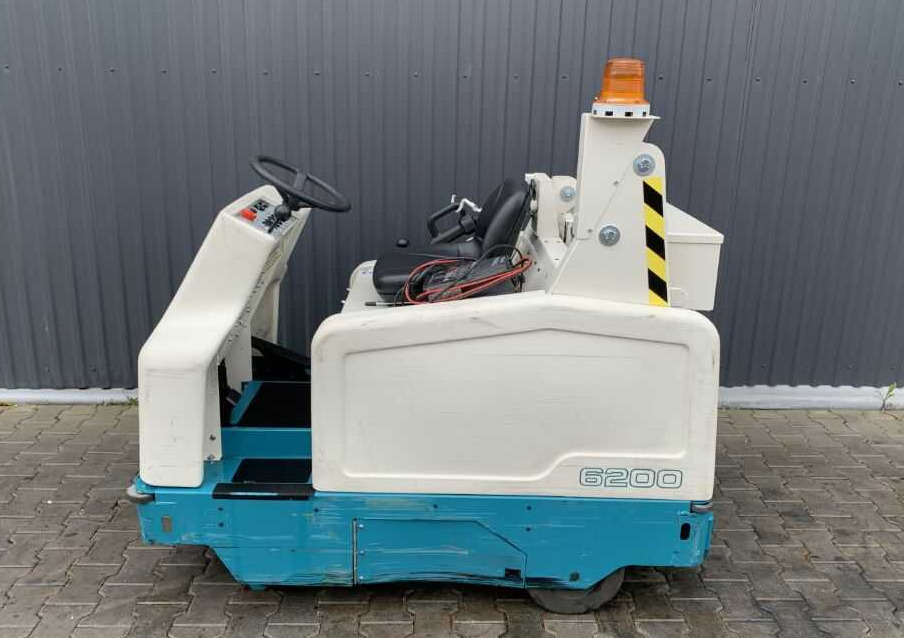 Tennant 6200 - Industrial sweeper: picture 2 Tennant 6200 - Industrial sweeper: picture 2