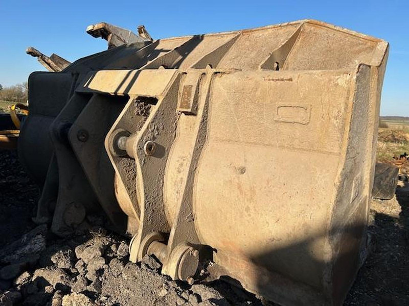 Caterpillar 973D - Loader bucket: picture 2 Caterpillar 973D - Loader bucket: picture 2