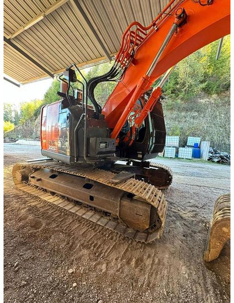 Hitachi ZX225USLC-6 - Crawler excavator: picture 2 Hitachi ZX225USLC-6 - Crawler excavator: picture 2
