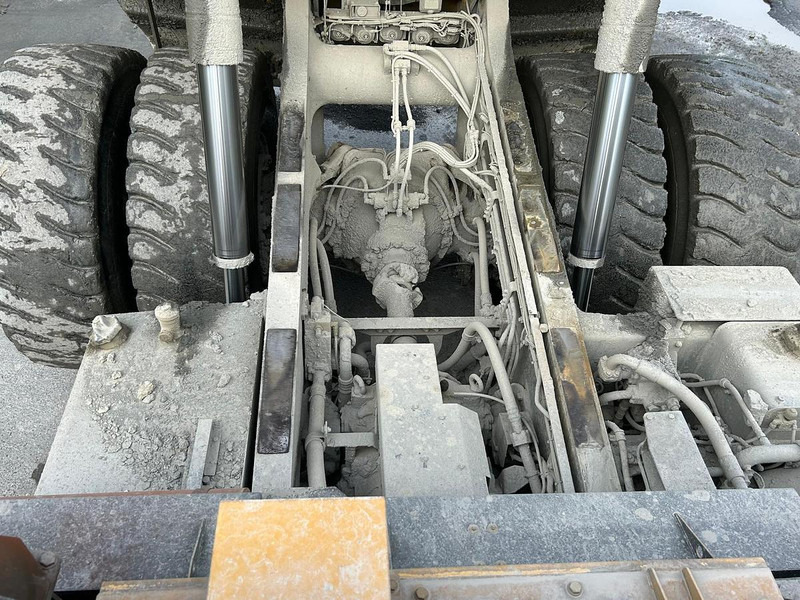 Dumper Komatsu HD605-7: picture 15