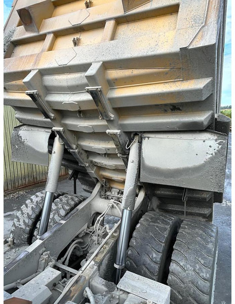 Dumper Komatsu HD605-7: picture 13