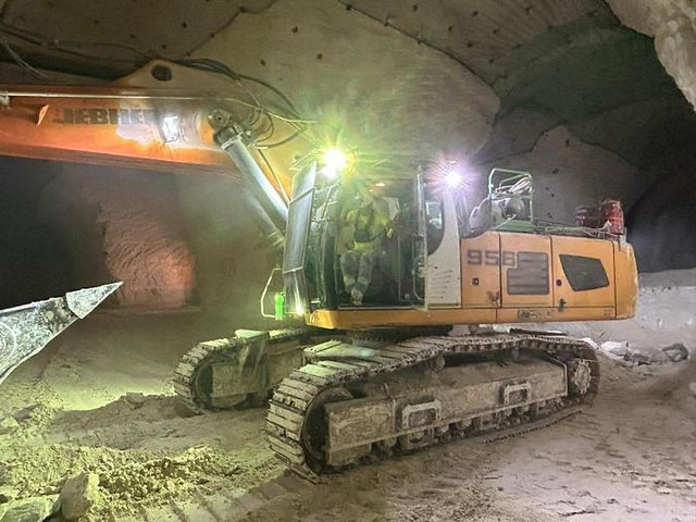 Excavator Liebherr R956HD: picture 9