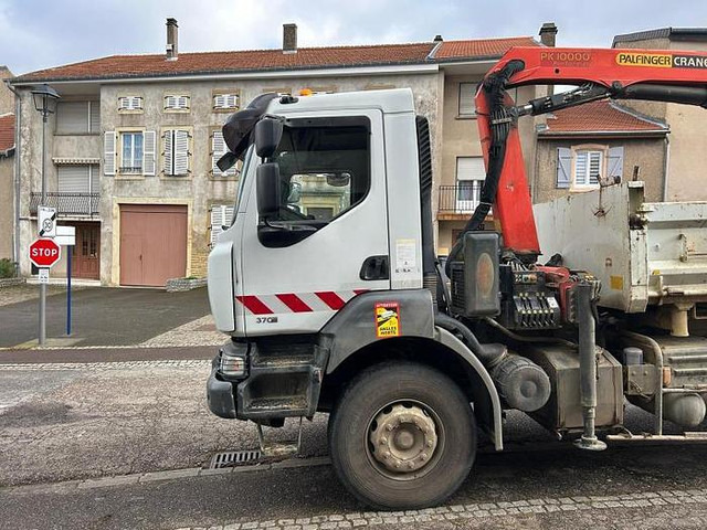 Renault 370BXT - Skip loader truck: picture 4 Renault 370BXT - Skip loader truck: picture 4