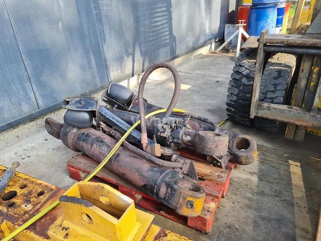 Caterpillar 980H - - Spare parts: picture 1 Caterpillar 980H - - Spare parts: picture 1