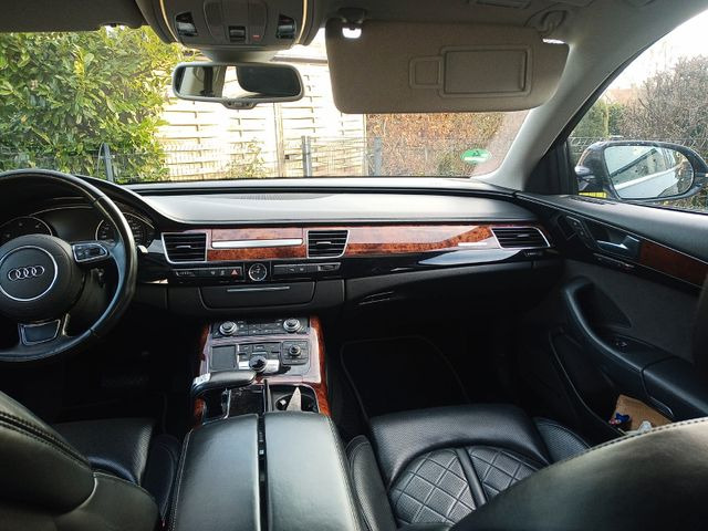 Audi A8 4.2 TDI tiptronic quattro - Sedan: picture 5 Audi A8 4.2 TDI tiptronic quattro - Sedan: picture 5