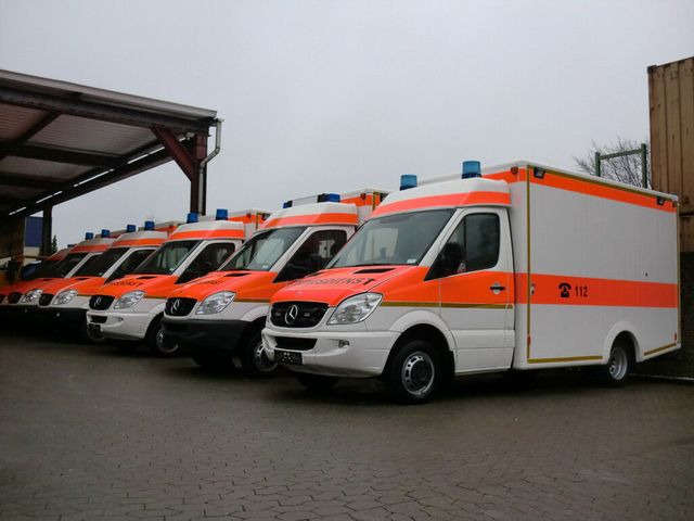 Mercedes-Benz Sprinter 516 WAS 12 Monate Garantie // - Ambulance: picture 1 Mercedes-Benz Sprinter 516 WAS 12 Monate Garantie // - Ambulance: picture 1