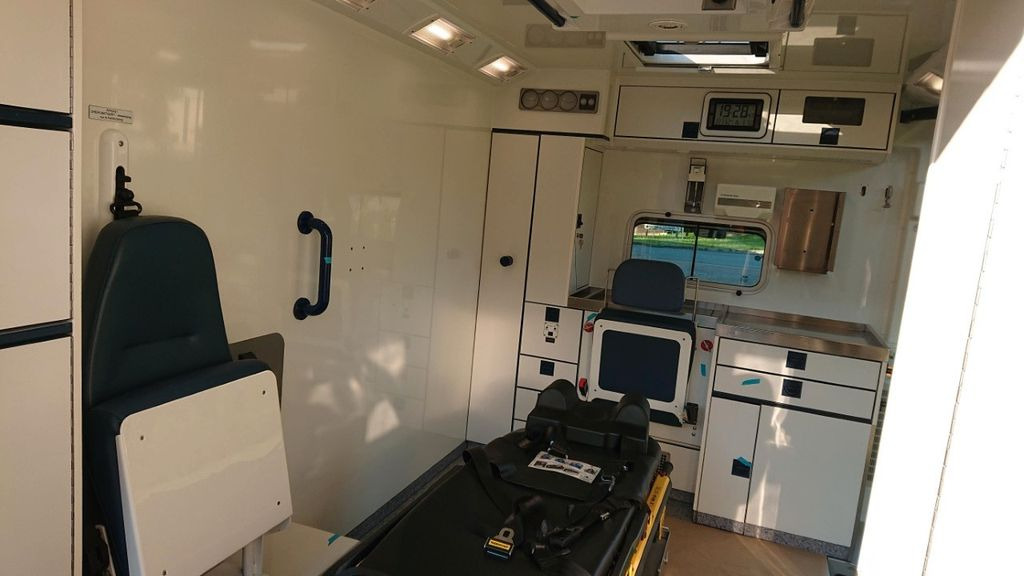 Ambulance Mercedes-Benz Sprinter 519  ATM 0 KM WAS Koffer: picture 7