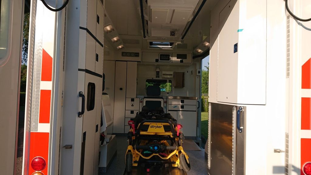 Ambulance Mercedes-Benz Sprinter 519  ATM 0 KM WAS Koffer: picture 6