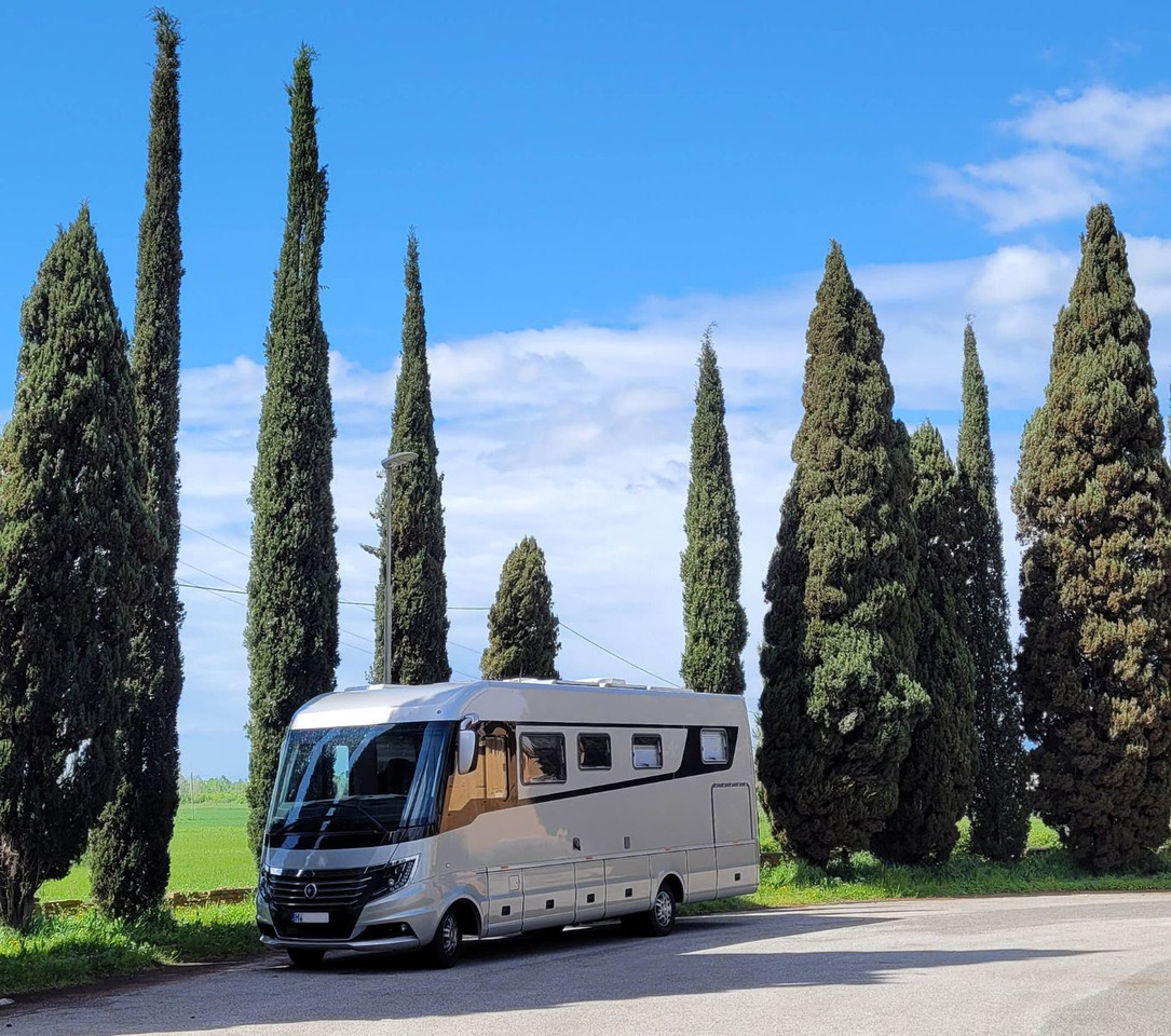 Niesmann + Bischoff Flair 880 BE - Integrated motorhome: picture 1 Niesmann + Bischoff Flair 880 BE - Integrated motorhome: picture 1