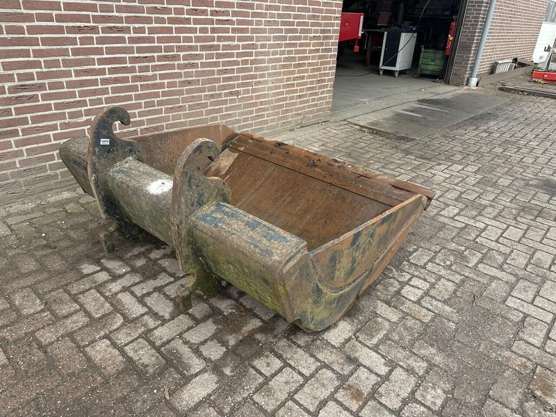 CW 30 - Bucket for Construction machinery: picture 3 CW 30 - Bucket for Construction machinery: picture 3